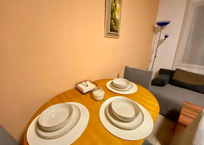 By Thе Sea ヴァルナ