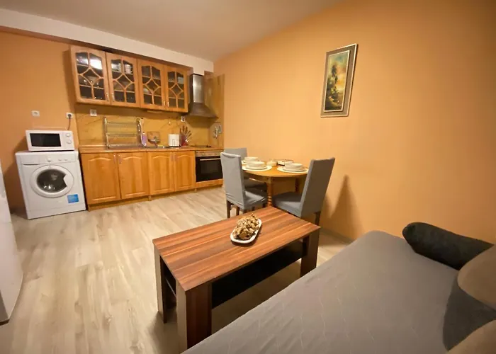 By Thе Sea アパート